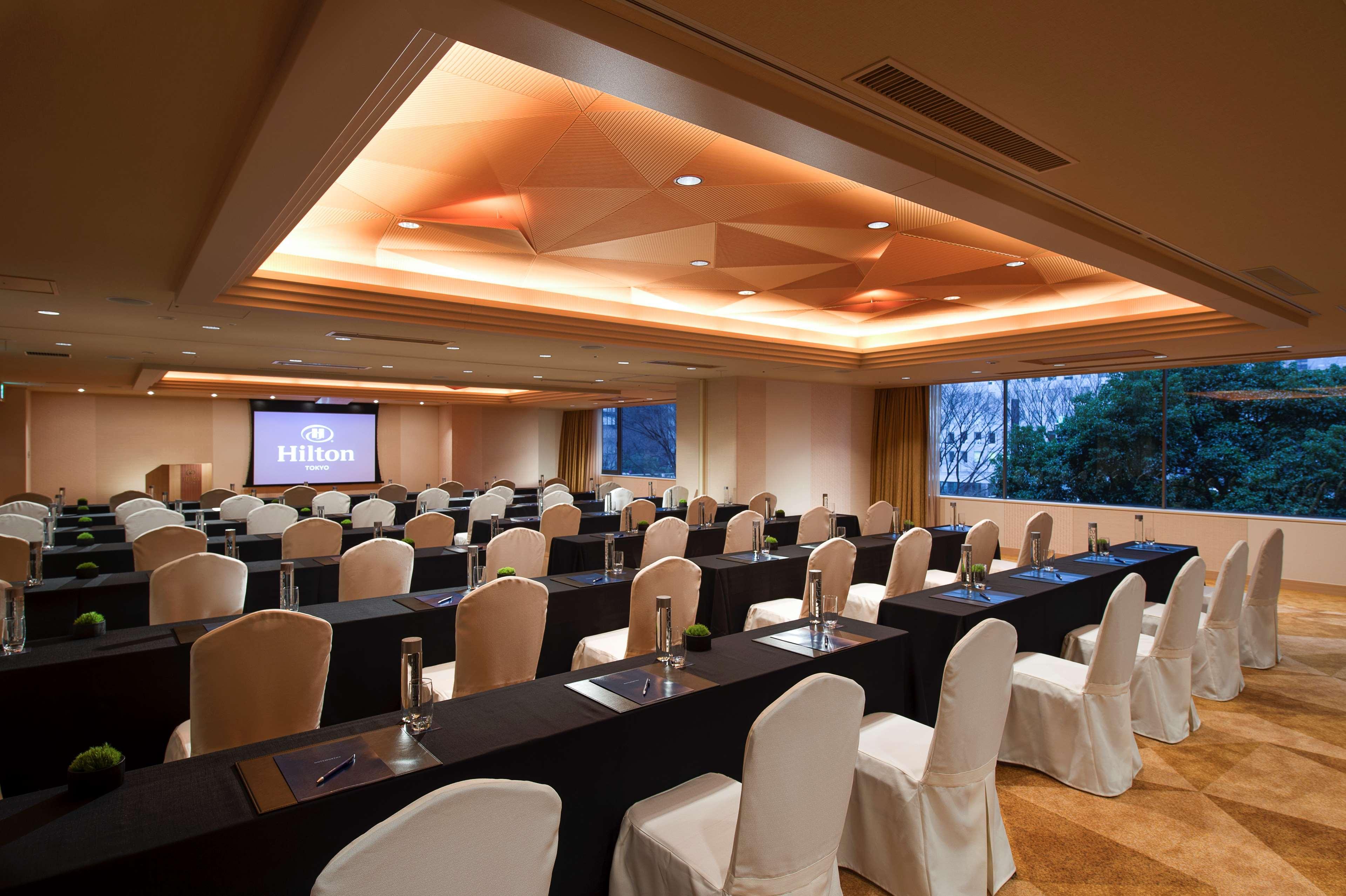 Hilton Tokyo Hotel Business photo A meeting room at the Hilton Tokyo