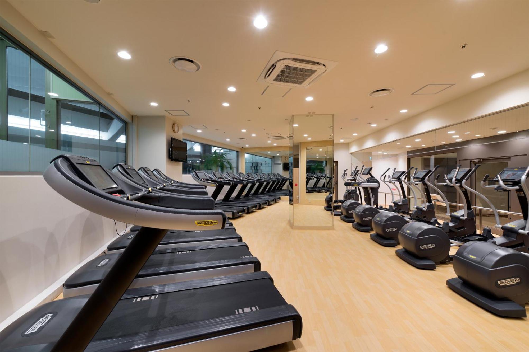 Hilton Tokyo Hotel Exterior photo A gym in Seoul, South Korea