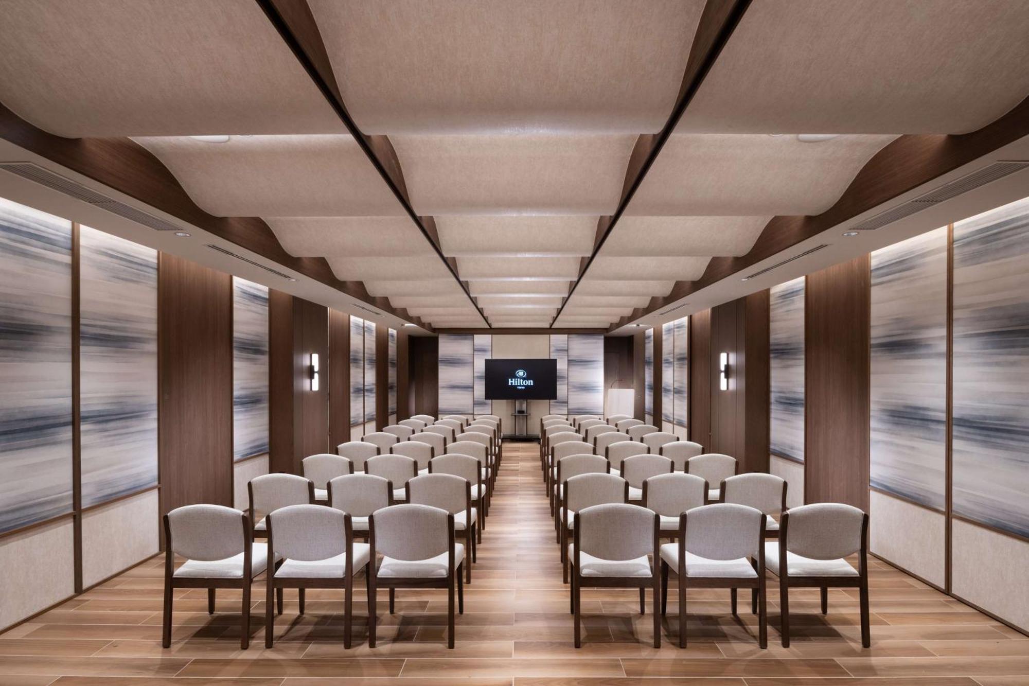 Hilton Tokyo Hotel Exterior photo
