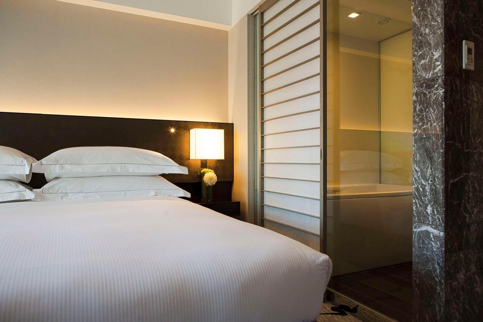 Hilton Tokyo Hotel Exterior photo