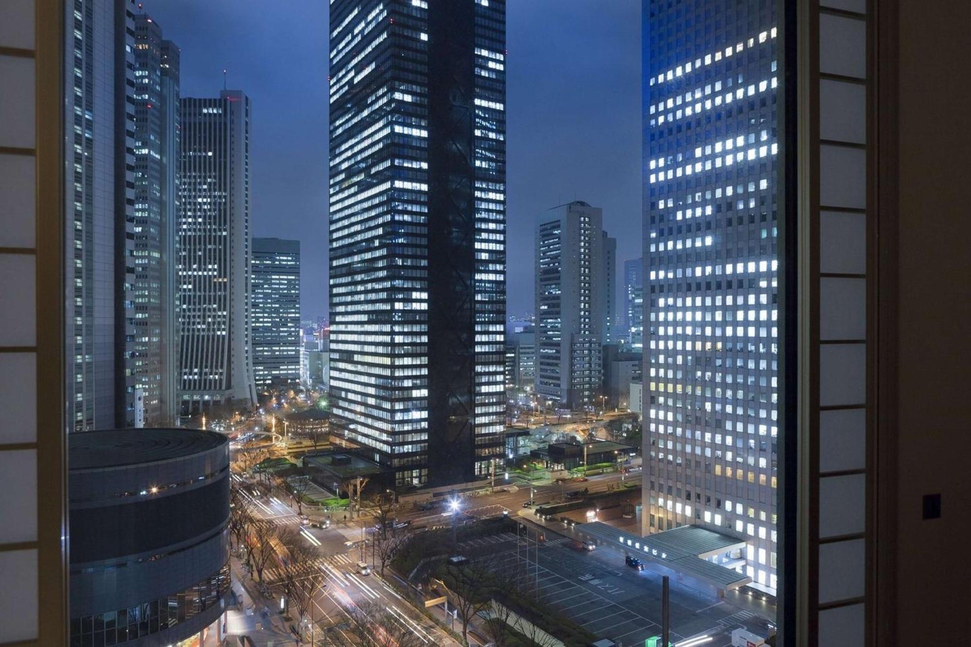 Hilton Tokyo Hotel Exterior photo
